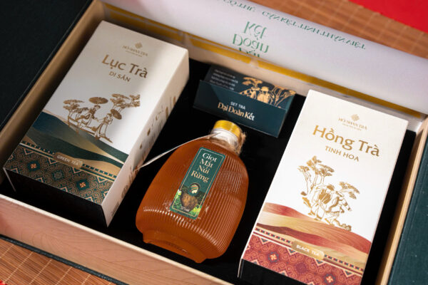 Hộp Quà Trà Shan Tuyết Cổ Thụ Đại Đoàn Kết